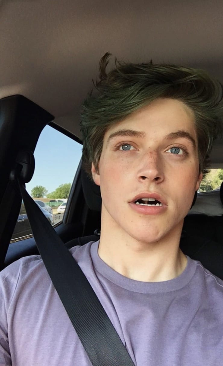 Picture of Froy Gutierrez