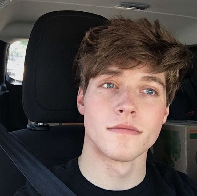 Picture of Froy Gutierrez