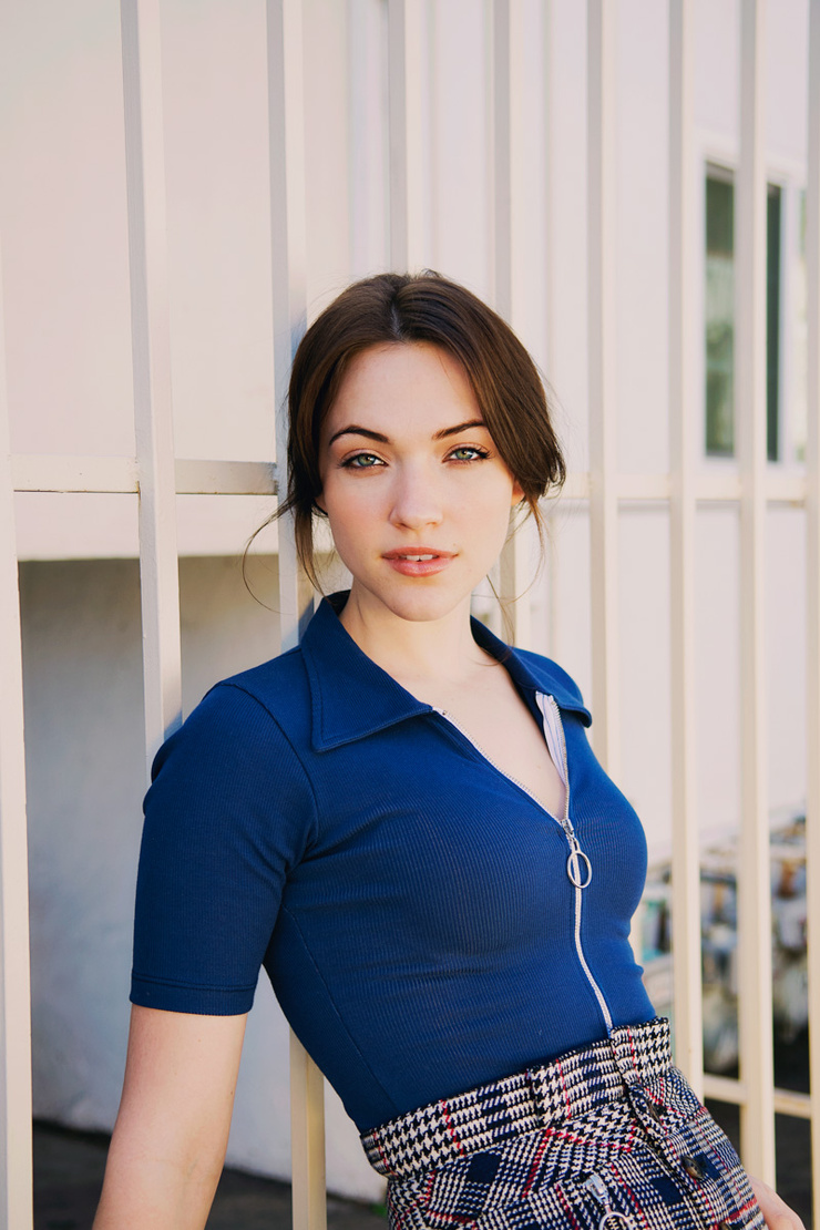 Violett Beane
