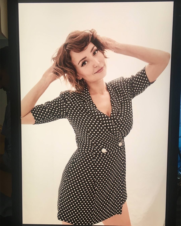 Picture Of Milana Vayntrub