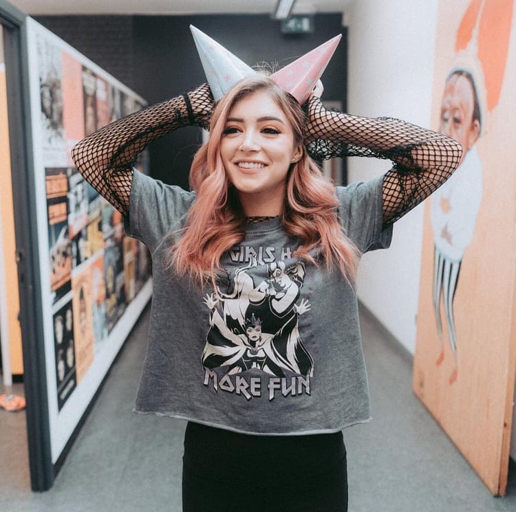 Chrissy Costanza