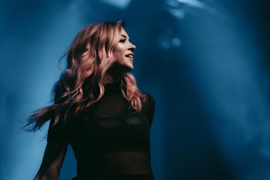 Chrissy Costanza Chrissy Costanza