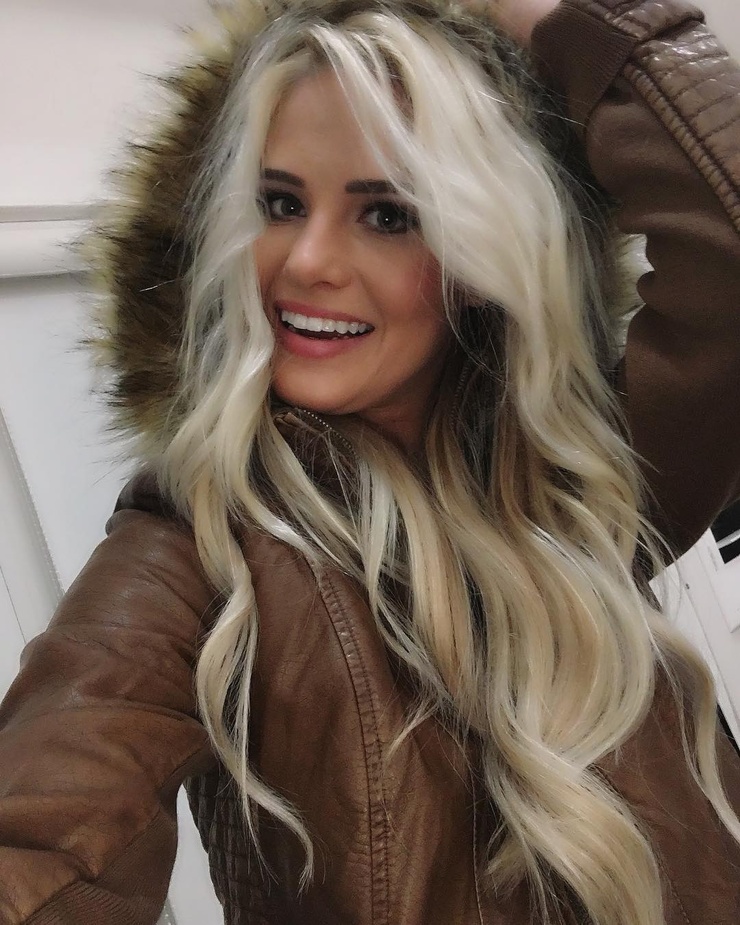 Tomi Lahren - Tomi Lahren’s Height – Is She Really That Tall?