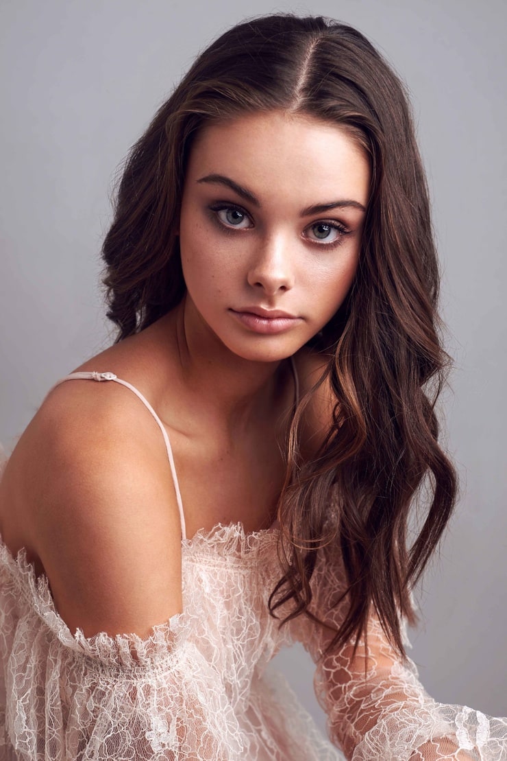 Picture Of Meika Woollard 