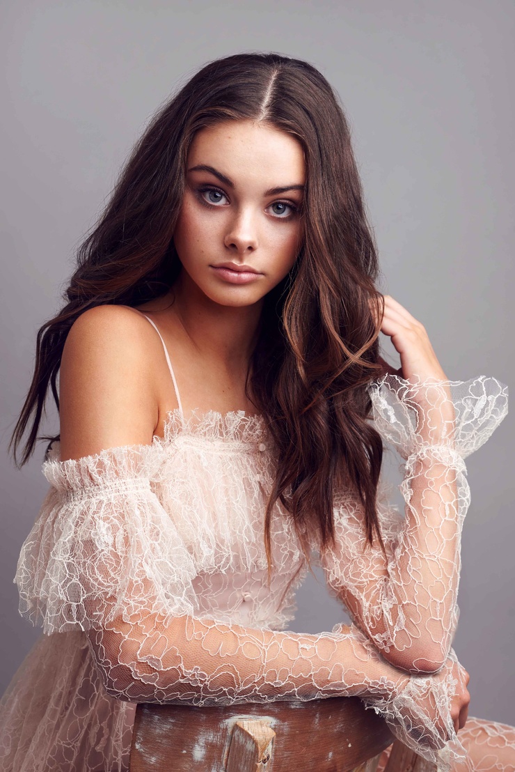 Picture Of Meika Woollard 