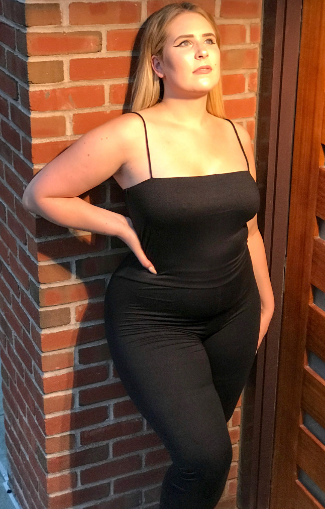 Sophie Turner (Plus Size) picture