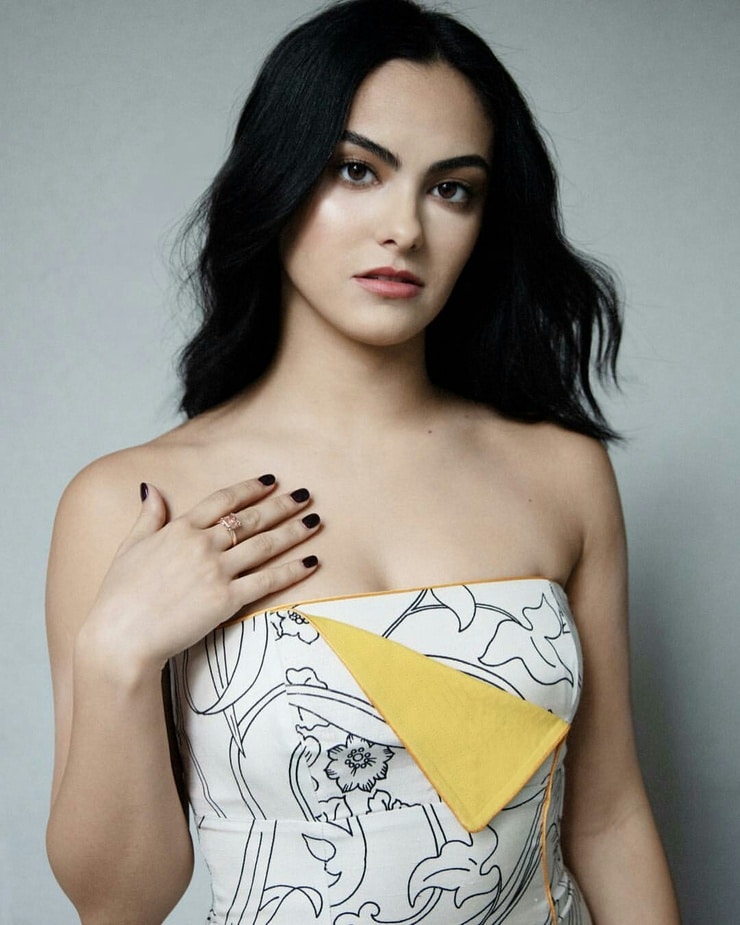 Picture of Camila Mendes