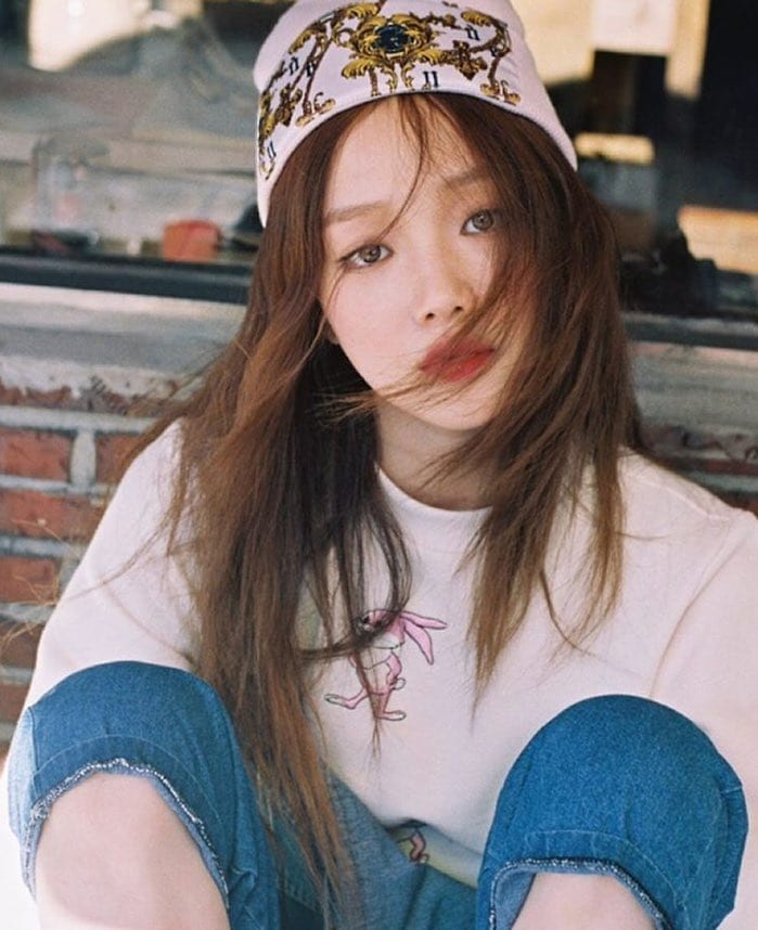 Picture of Lee Sung Kyung