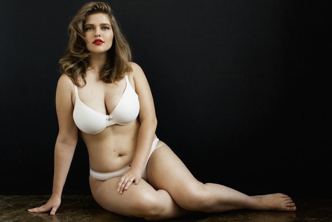 50 Best Plus Size Boudoir Photography Poses for Any Woman image