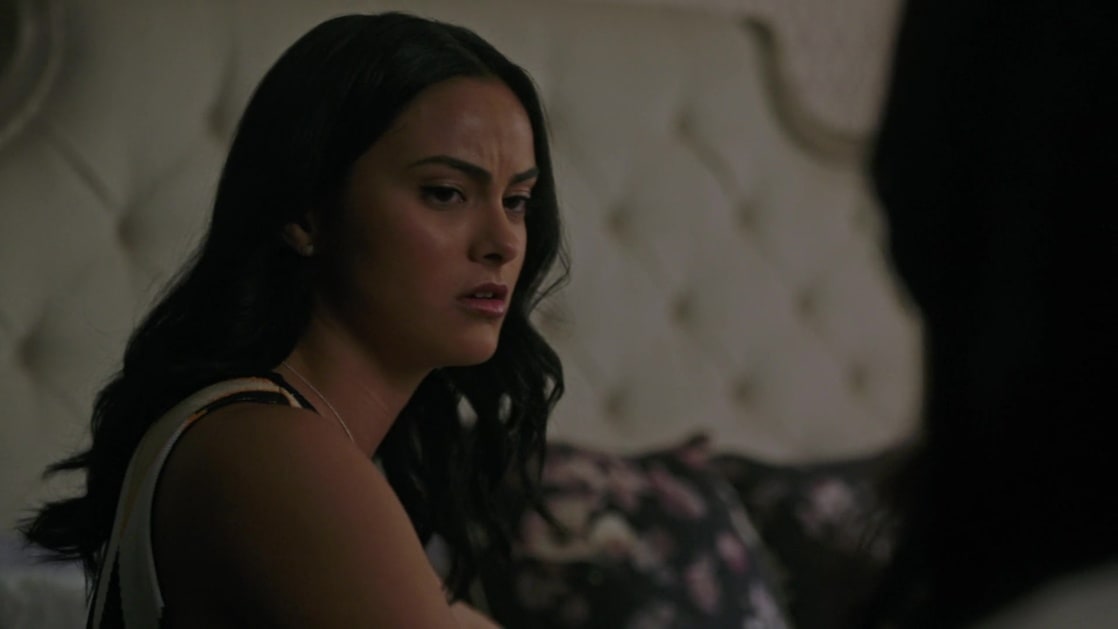 Camila Mendes