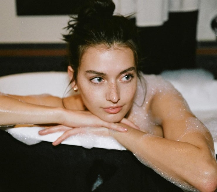 Jessica Clements Picture 