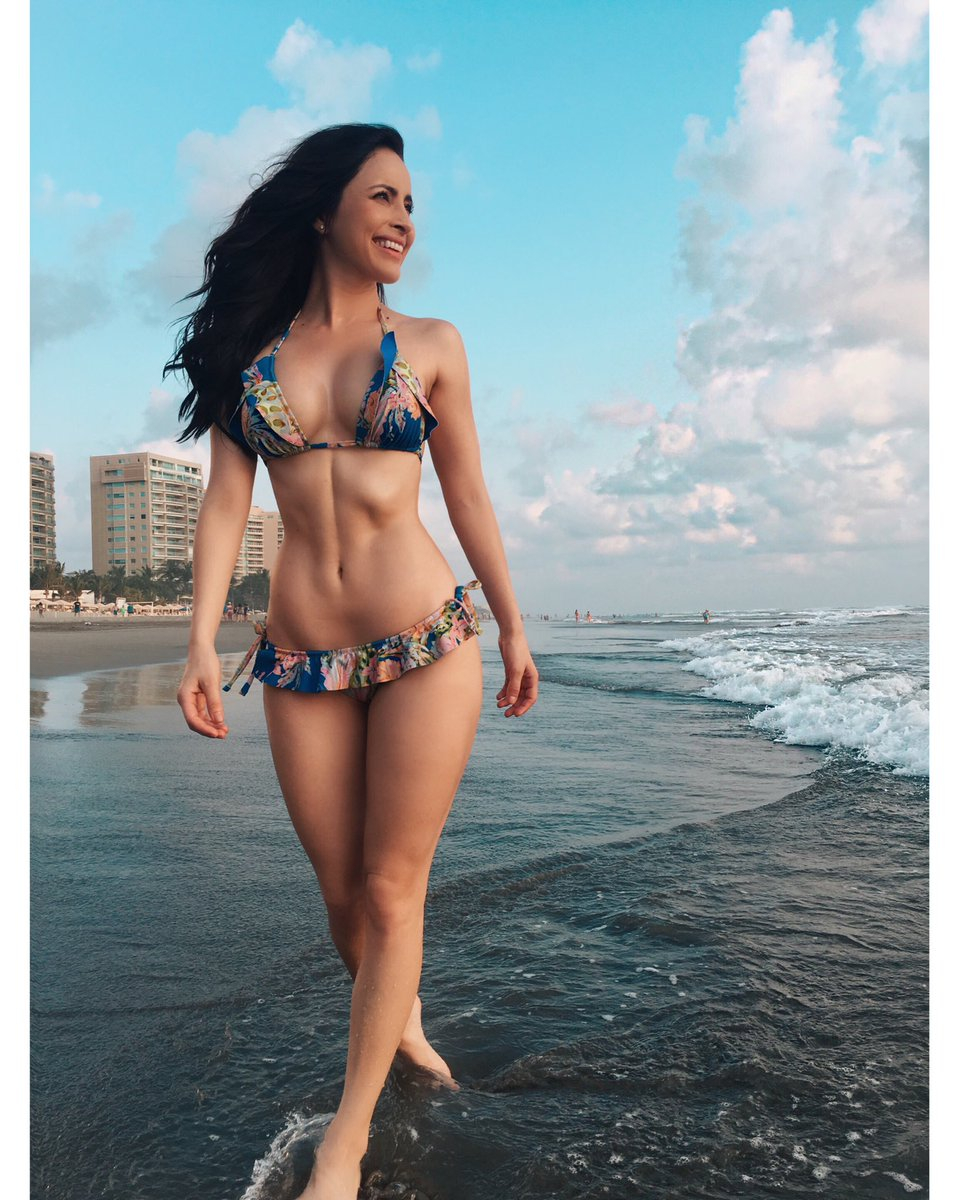 Rodriguez bikini sohvi Michelle Rodriguez