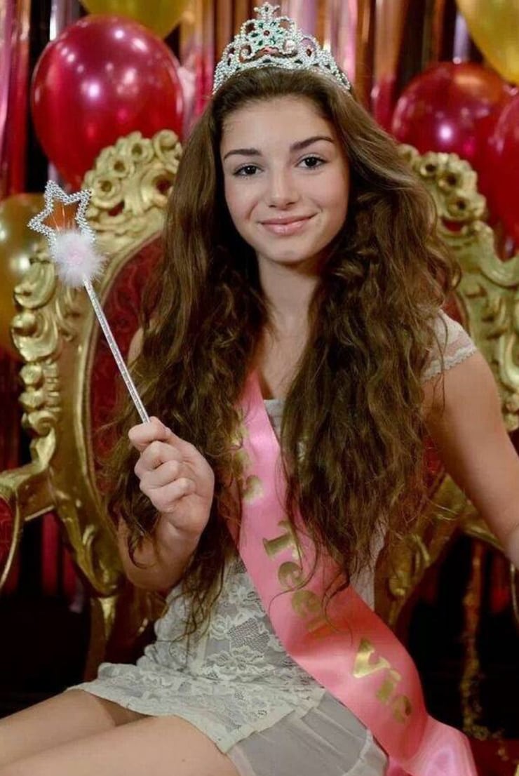 Picture of Mimi Keene.