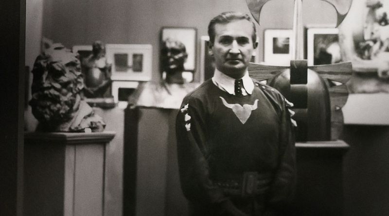 Struggle: The Life and Lost Art of Szukalski Struggle: The Life and Lost Art of Szukalski