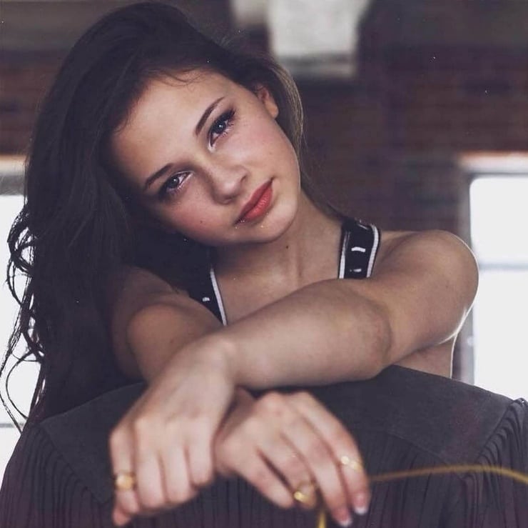 Picture of Cailee Spaeny.