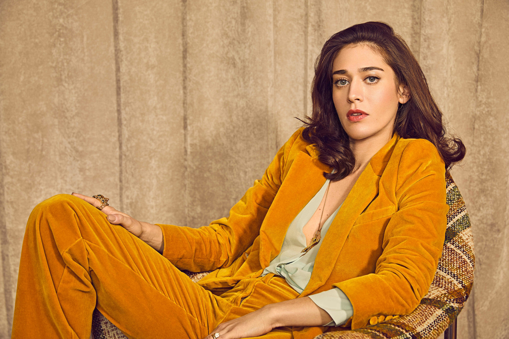 Lizzy Caplan Lizzy Caplan