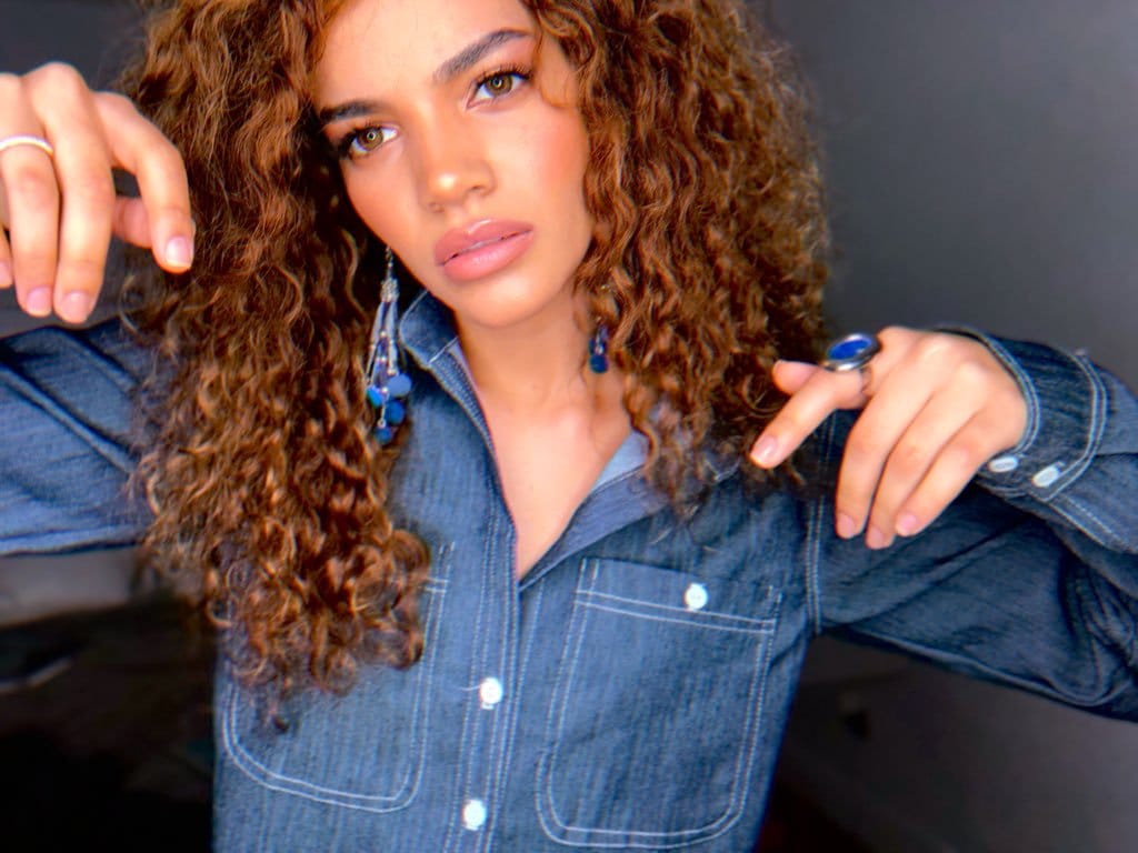 Leslie Grace