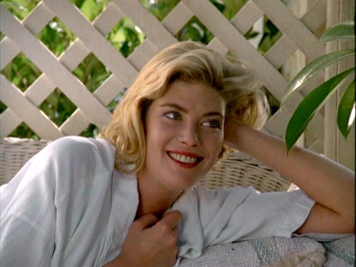 Picture of Kelly McGillis.