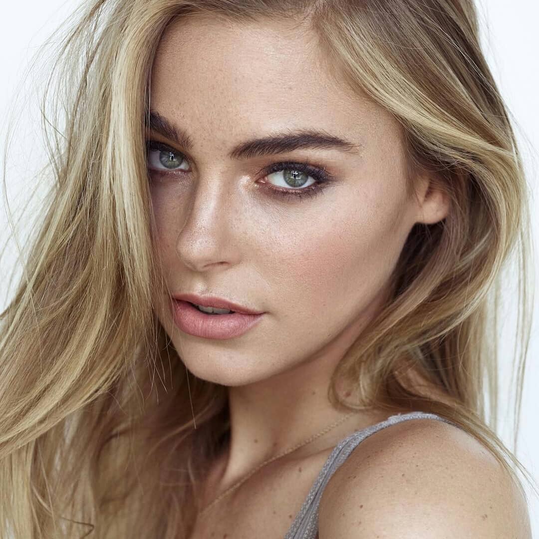 Elizabeth Turner. picture