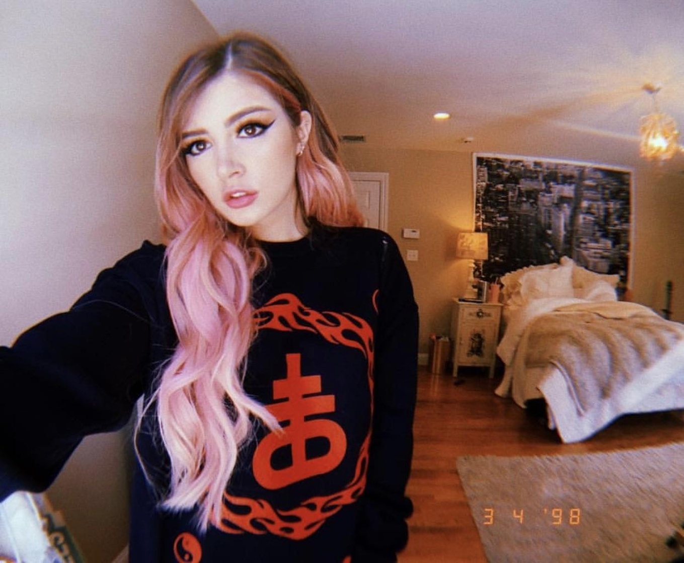 Chrissy Costanza