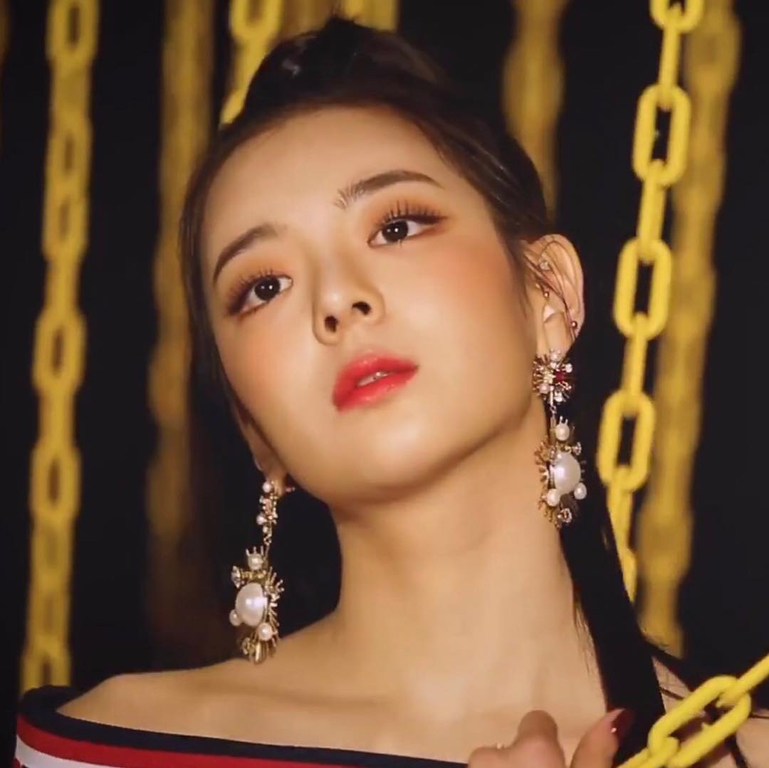 Lia (ITZY) Lia (ITZY)