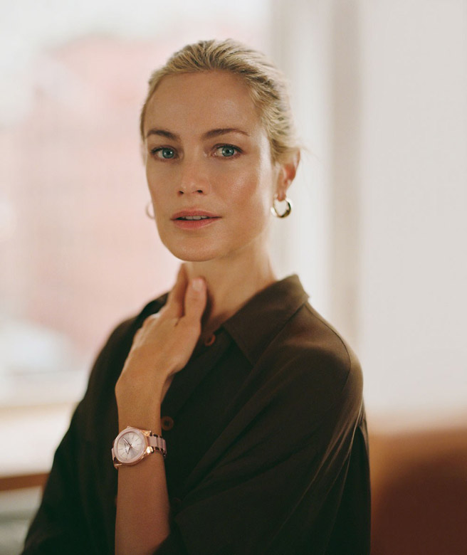 Carolyn Murphy image