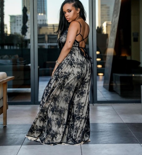 Picture of Nichole Lynel