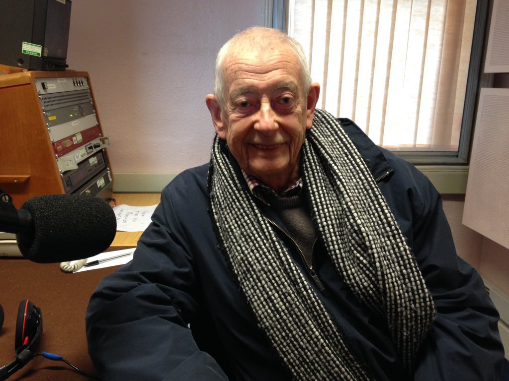 Derek Fowlds