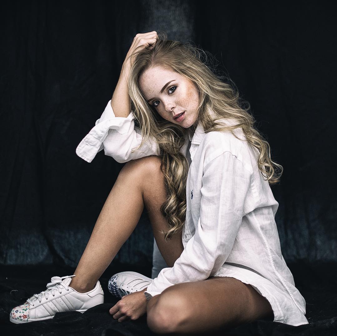 Laura Restrepo II