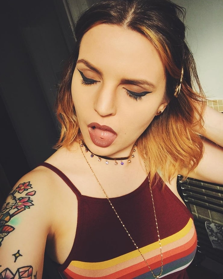 Picture of Emma Blackery.
