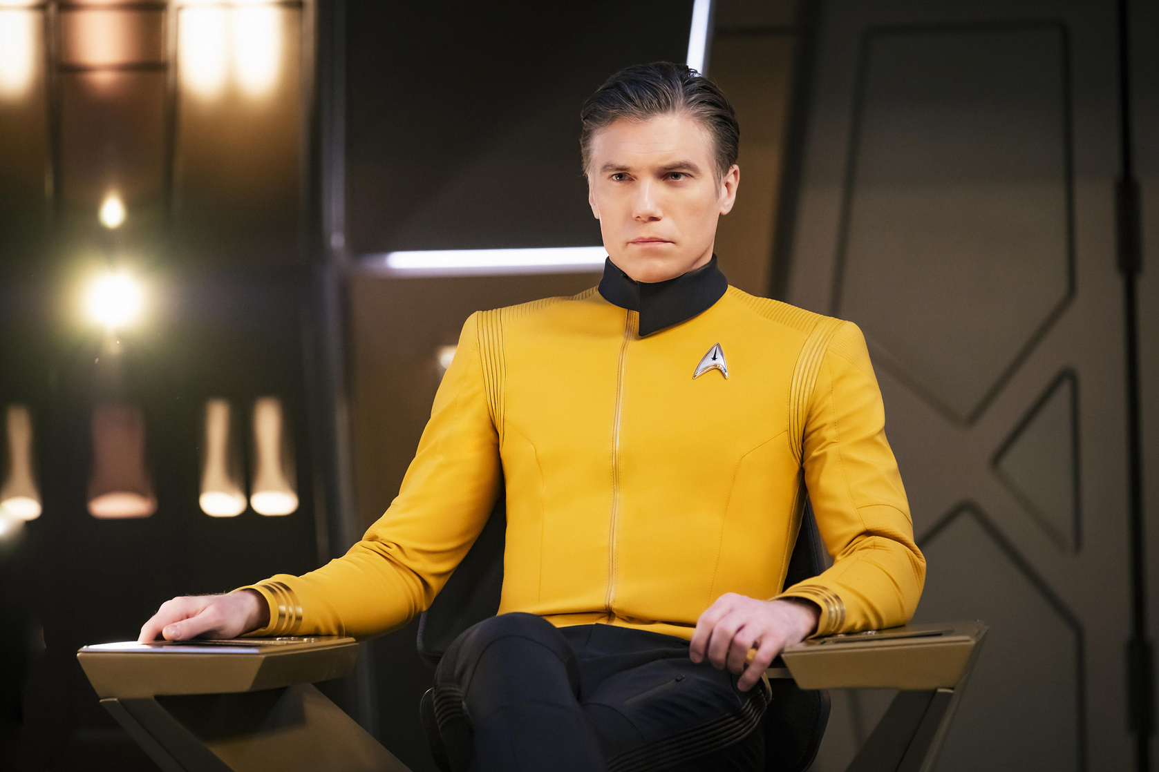 Christopher Pike (Anson Mount)