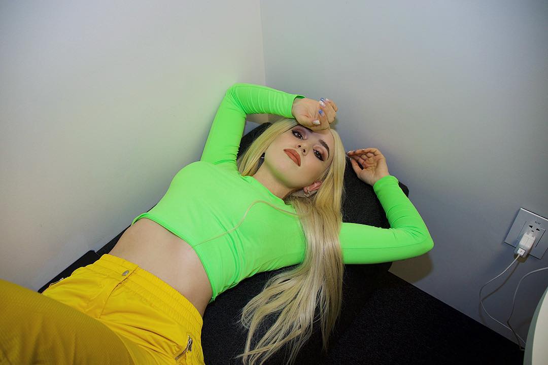 Ava Max Фото