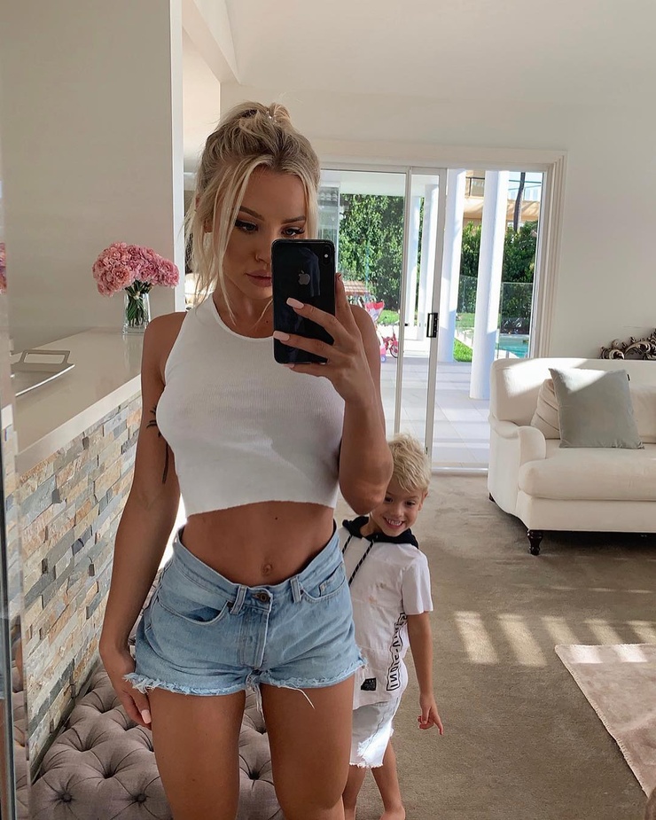 Tammy Hembrow Nip Slip