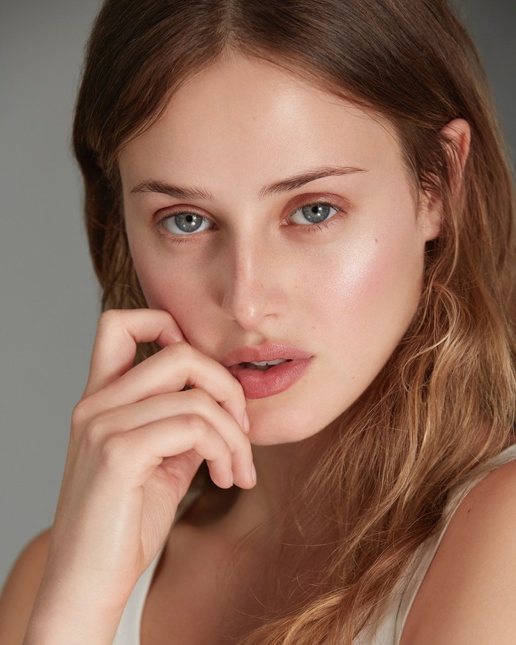 Image of Anna Van Patten