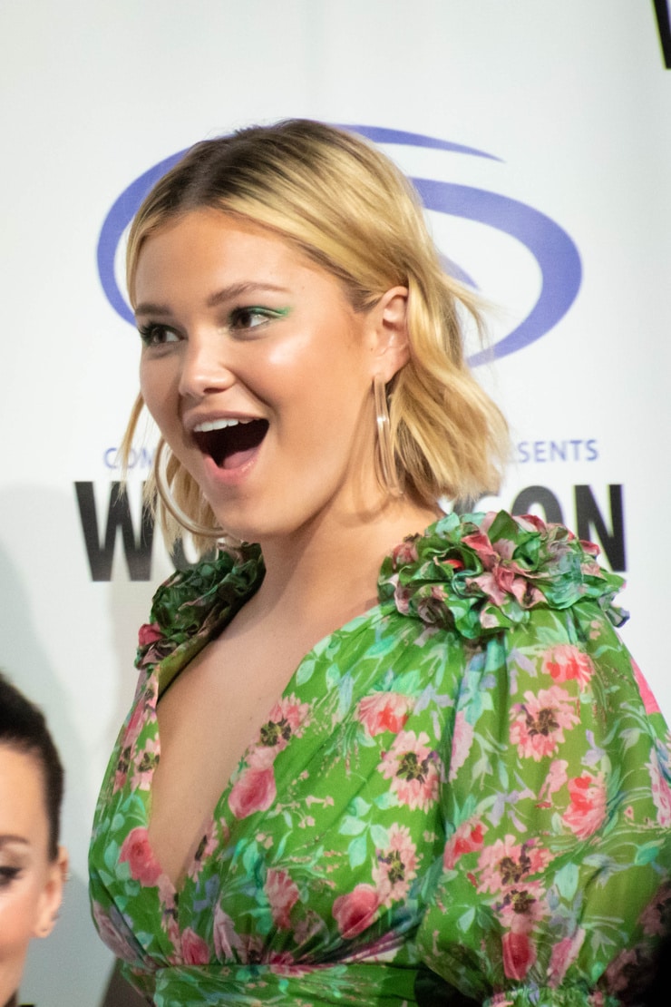 Olivia Holt kim holt