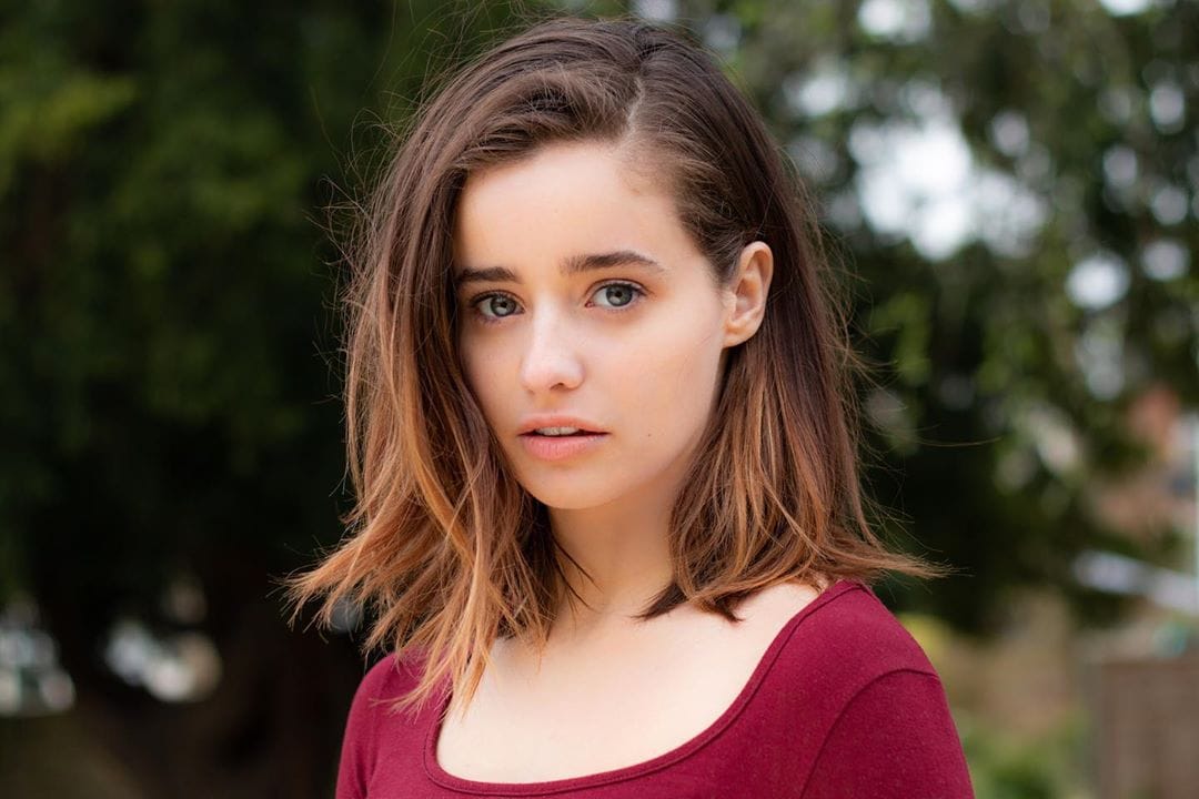 Holly Earl Topless