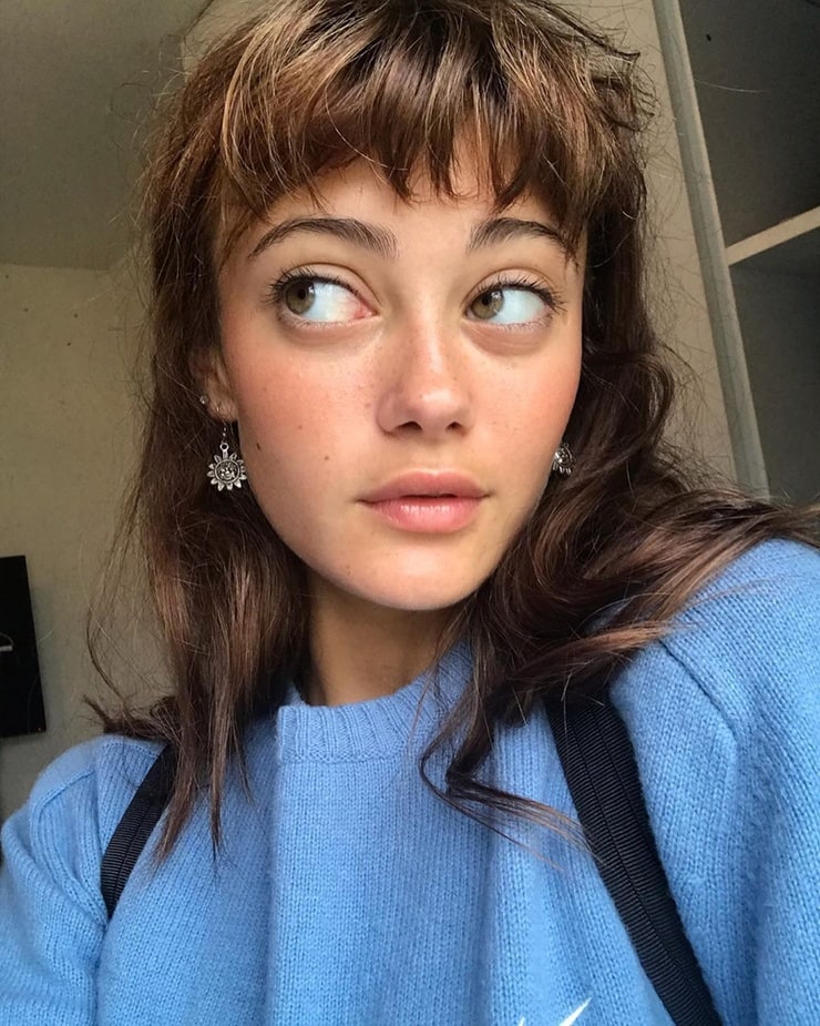 Next photo of Ella Purnell