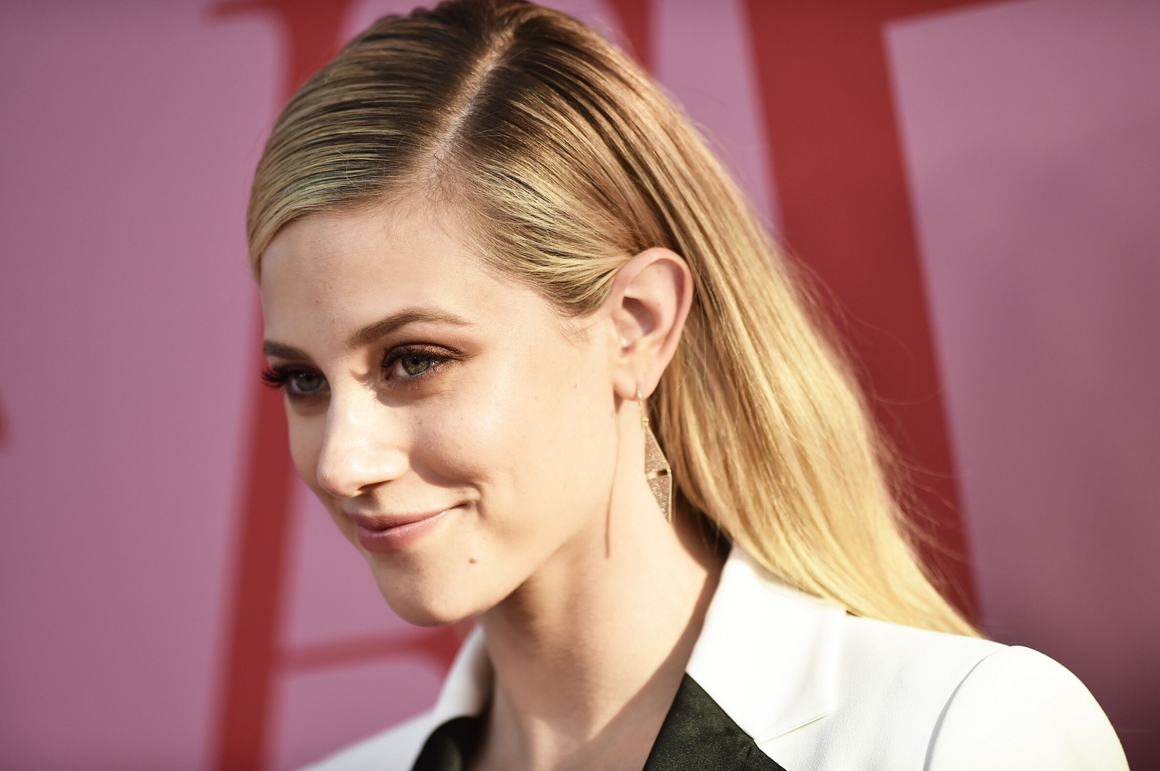 Lili Reinhart