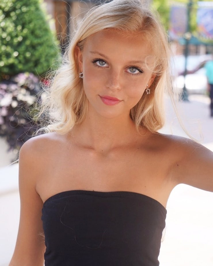 Celebridades Femeninas Por E Tvalens: Morgan Cryer: Tenemos Una Hermosa