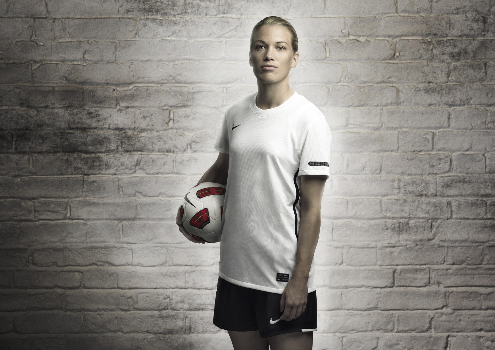 Lara Dickenmann