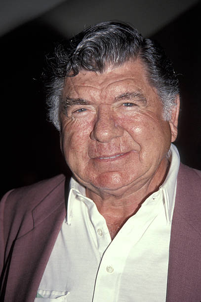 Claude Akins