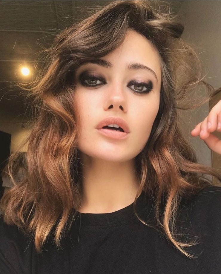 Next photo of Ella Purnell