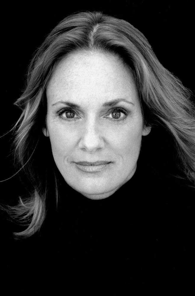 Picture of Lisa Emery.