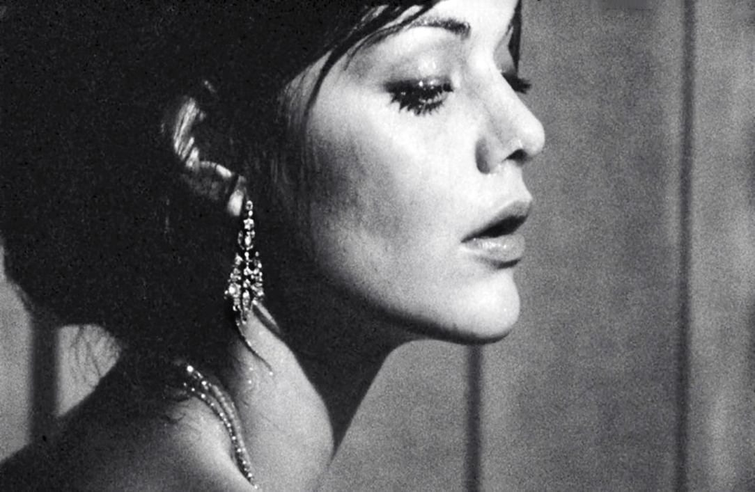 Tina Aumont Tina Aumont