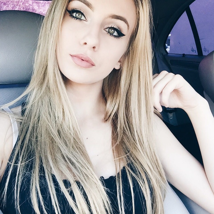 Danielle Renaee picture