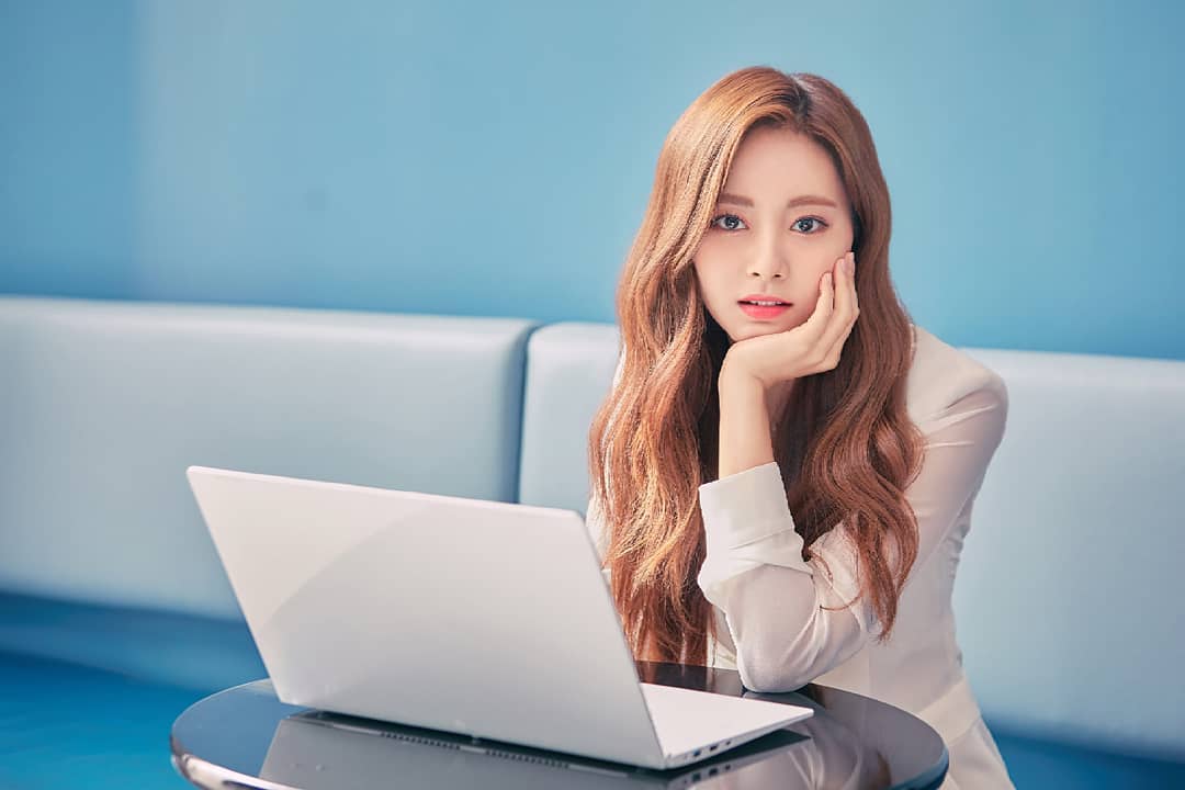 Chou Tzu-yu (Tzuyu) Chou Tzu-yu (Tzuyu)