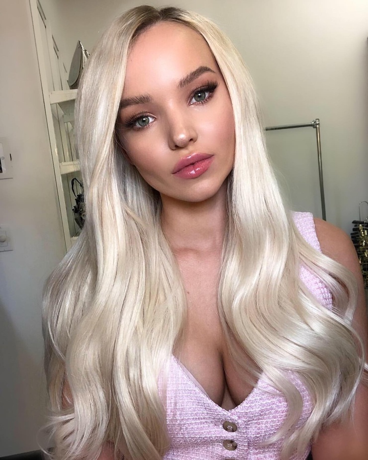 Dove Cameron - Picture of Dove Cameron / 11 that she and thomas doherty parted ways in october.