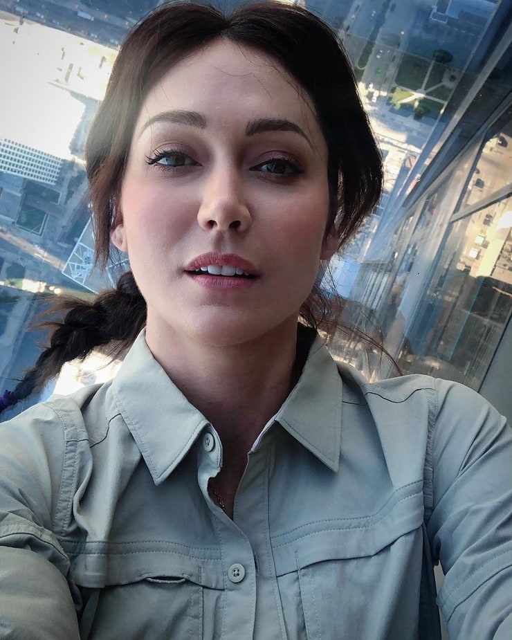 Picture of Jessica Chobot.