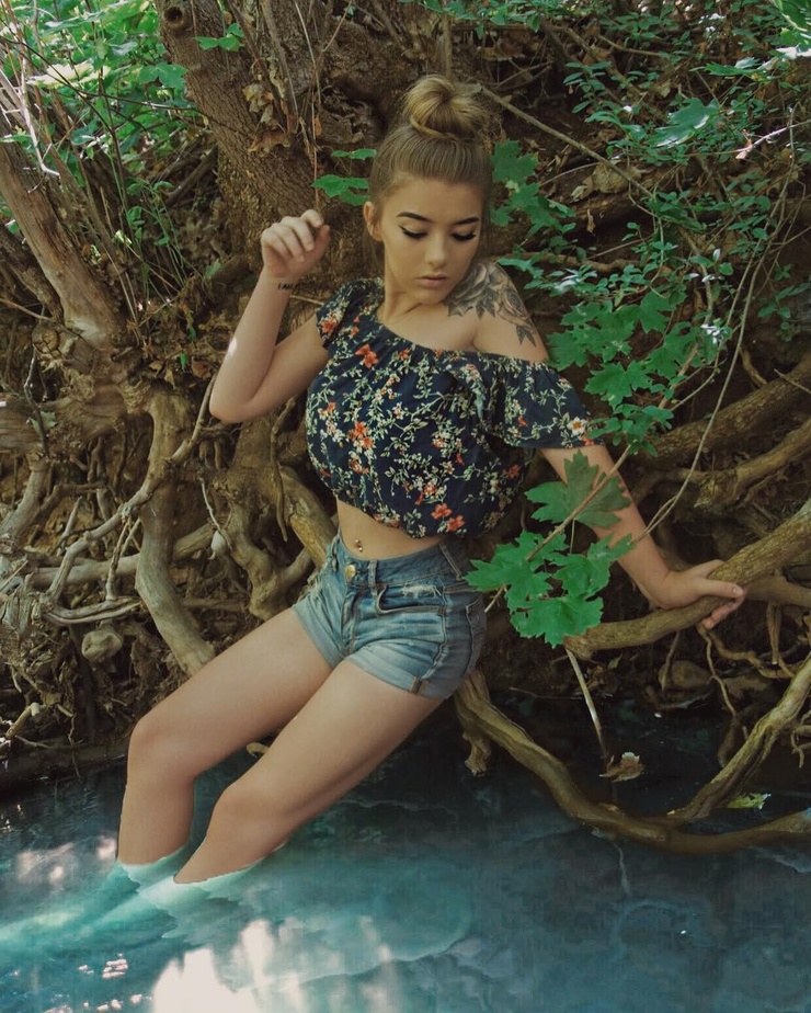 Allie Harding image