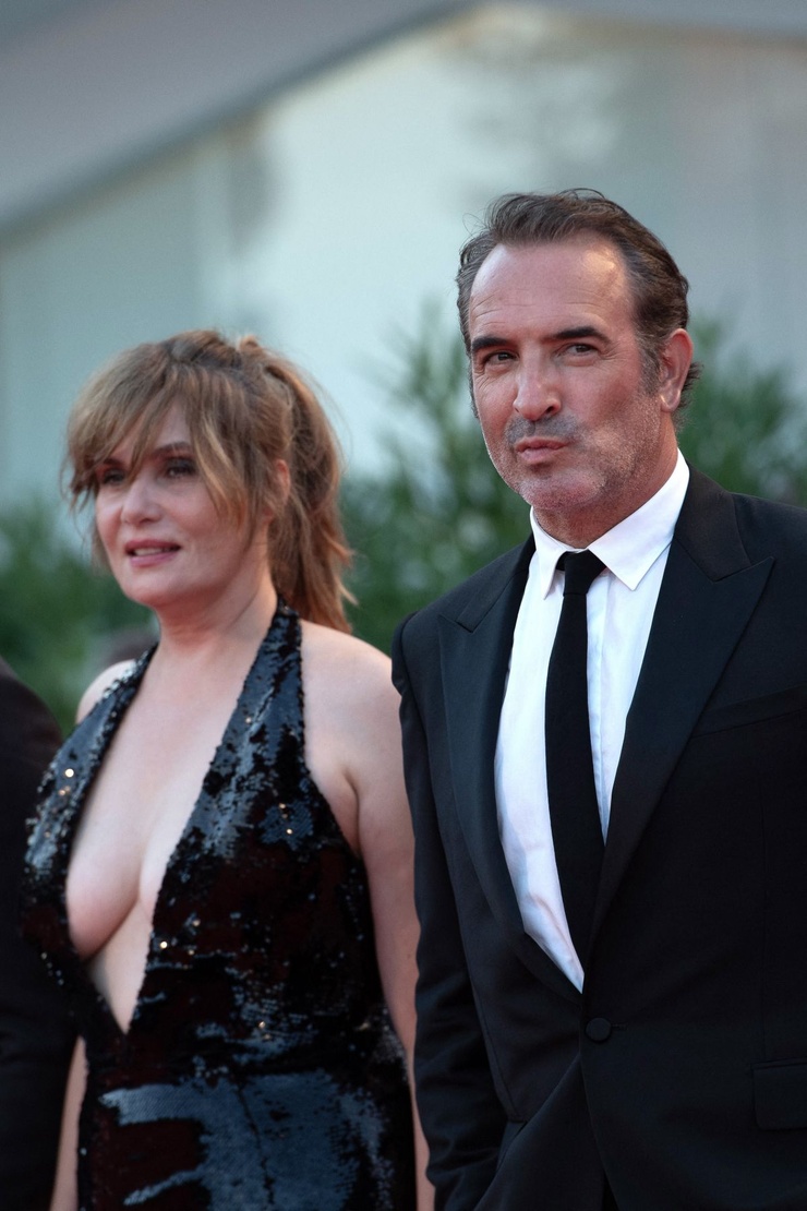 Emmanuelle Seigner picture